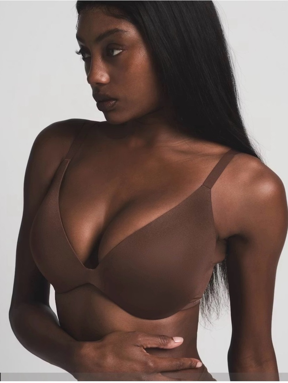 NWOT SKIMS Wireless Form Push-Up Plunge Bra Cocoa Brown 32D